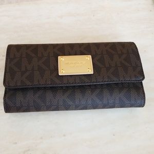 Micheal Kors Checkbook Wallet